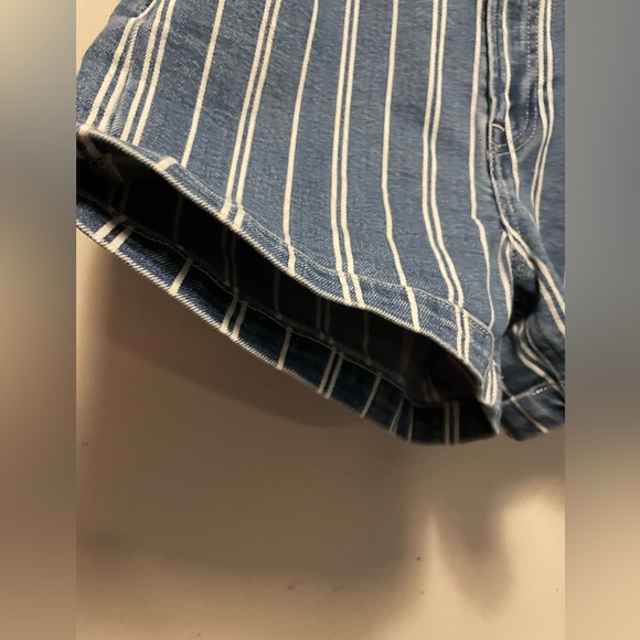 GAP Denim Mom Jean Shorts white Stripes Size 10/30 - Picture 3 of 12